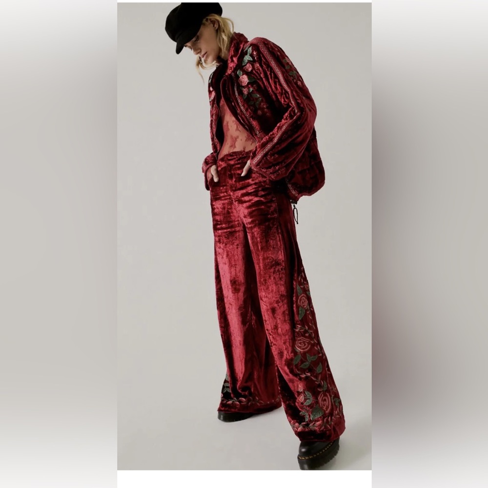 Free People Anna Sui Rose Garden Pants Velvet
Embroidered Rose Pink Green